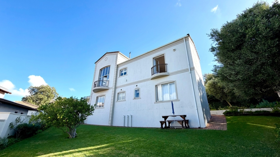 5 Bedroom Property for Sale in Dennegeur Western Cape